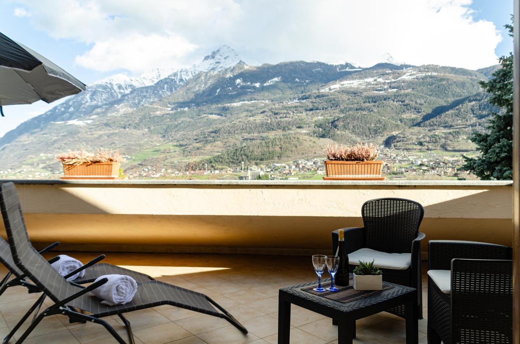 Sarre Skyline Apartment - Relax In Valle D'奥斯塔 外观 照片
