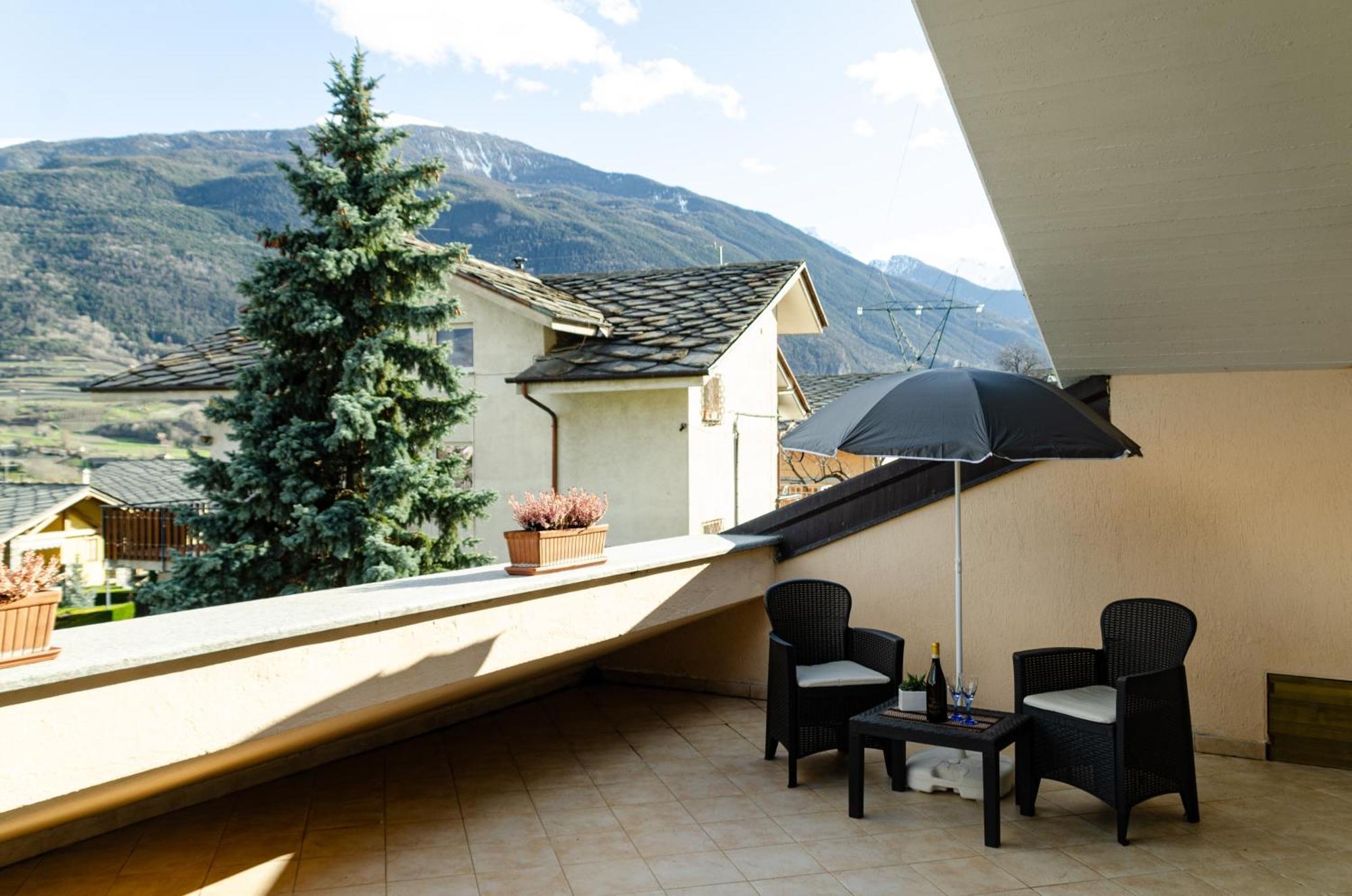 Sarre Skyline Apartment - Relax In Valle D'奥斯塔 外观 照片